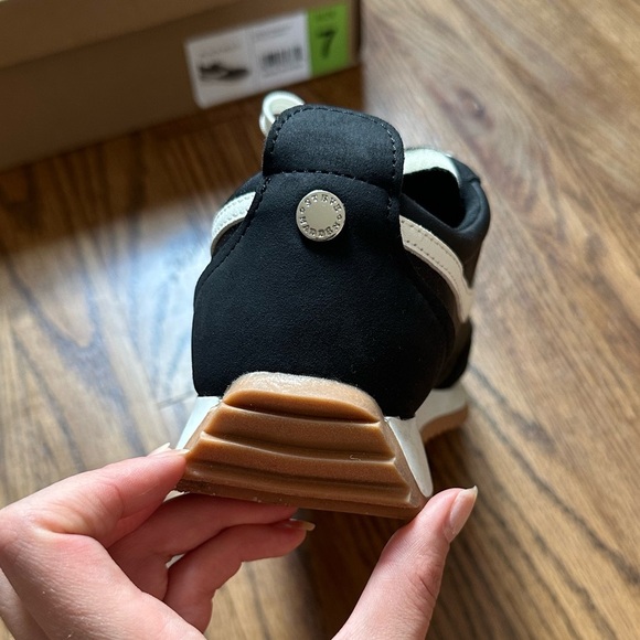 Steve Madden Denney Lace Up Flatform Wedge Sneakers Sporty Black White Shoes S 7 - Picture 3 of 8